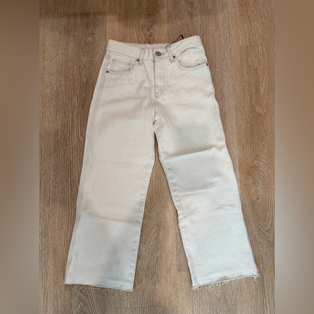 Zara Cream Women's Cropped Jeans